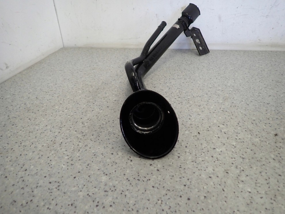 NISSAN NOTE E11 BENZYNA 06-11 RURA WLEWU PALIWA EUROPA 5/6