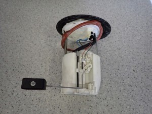 MAZDA 5 2.0i 05-10 POMPA PALIWA PŁYWAK 6/6 MINIATURA