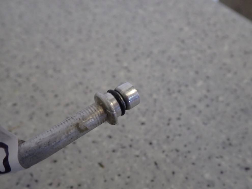 SUZUKI SX4 JS 06- 1.5 1.6 BENZYNA PRZEWÓD KLIMATYZACJI CIENKI DŁUGI 2/9