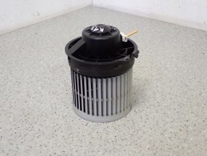 NISSAN MICRA K13 1.2i 10- WENTYLATOR NAGRZEWNICY DMUCHAWA