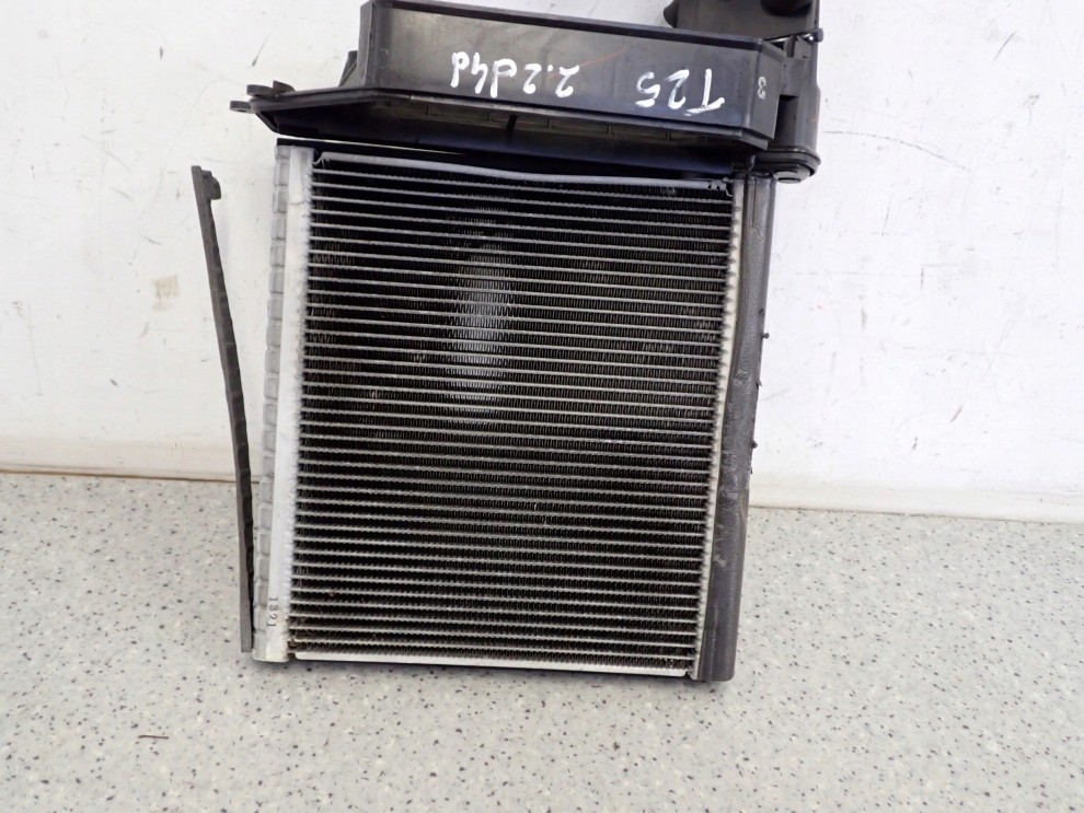 TOYOTA AVENSIS T25 02-07 PAROWNIK KLIMATYZACJI 3/9