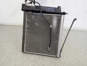 TOYOTA AVENSIS T25 02-07 PAROWNIK KLIMATYZACJI 9/9 MINIATURA