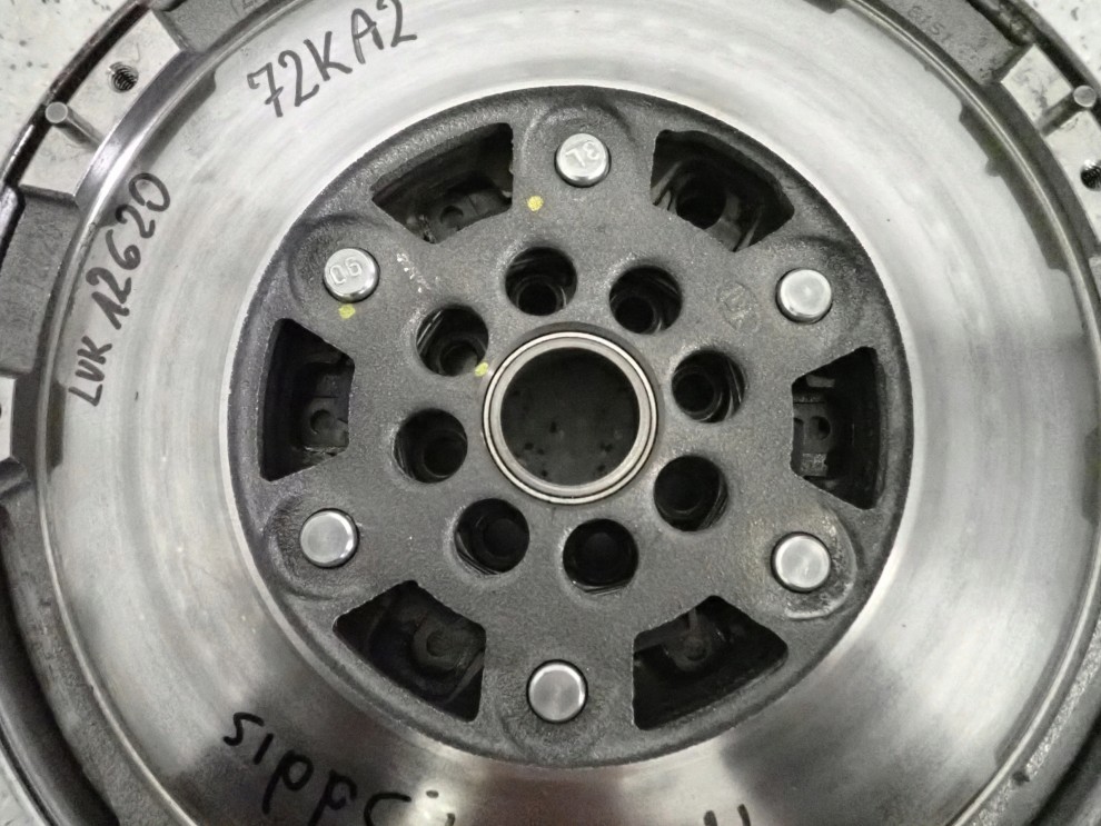 SUZUKI SWIFT IV MK7 10- 1.3 DDIS KOŁO DWUMASOWE 2/7