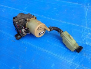 MAZDA 5 05-10 2.0i POMPA WSPOMAGANIA KIEROWNICY 4/6 MINIATURA