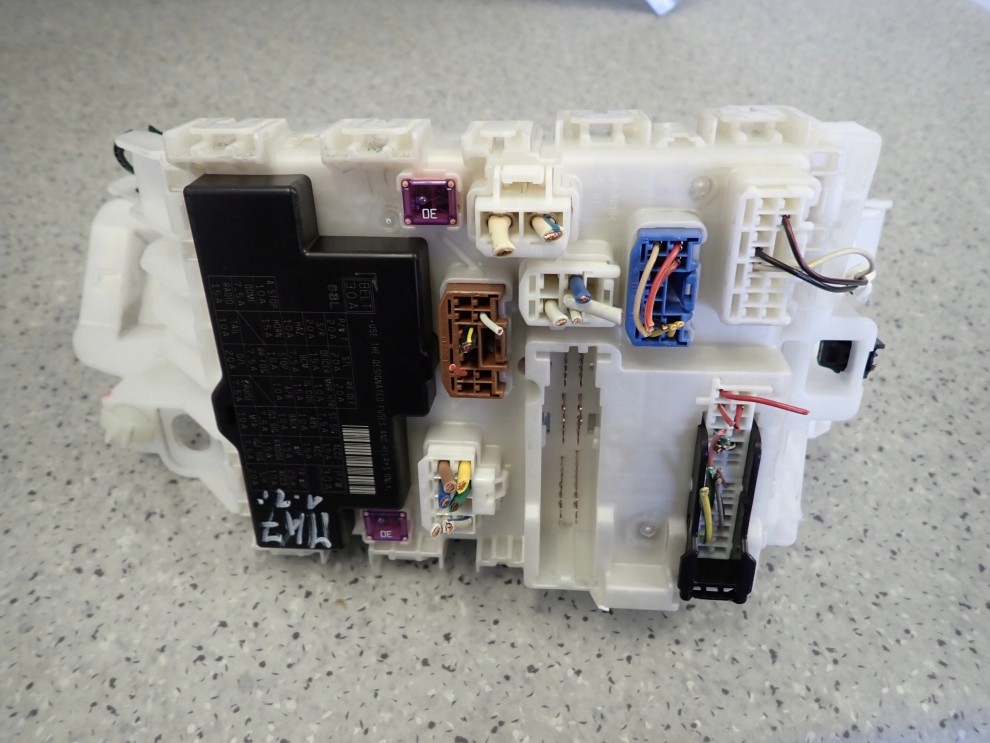 SUZUKI SWIFT MK7 10- 1.2I PUSZKA BEZPIECZNIKÓW 6/6