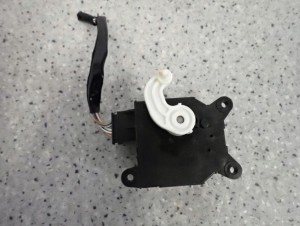 SUZUKI SX4 JP 06-13 SILNICZEK NAGRZEWNICY 3/4 MINIATURA