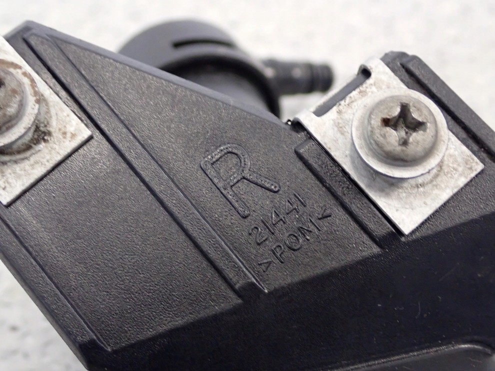 TOYOTA AVENSIS T25 02- SPRYSKIWACZ LAMPY PRAWY 1C0 3/5