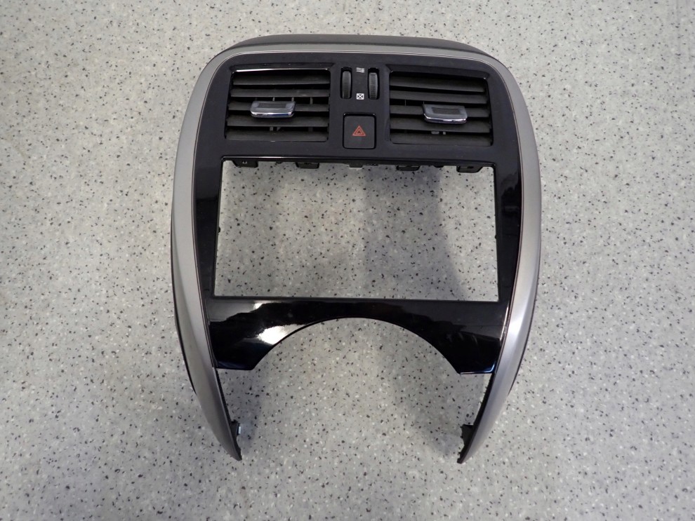 NISSAN MICRA K13 13- RAMKA RADIA KRATKA 1/4