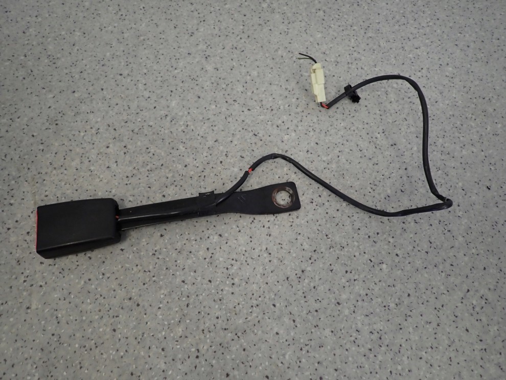 SUZUKI ALTO NISSAN PIXO 09- ZAPINKA PASA KIEROWCY PRZEDNIA LEWA 3/6