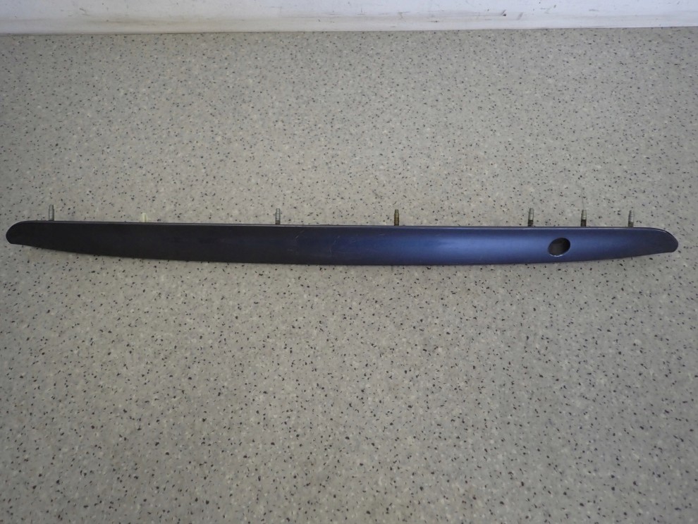 TOYOTA COROLLA E12 HB 02- LISTWA KLAPY TYLNEJ BLENDA 1/4