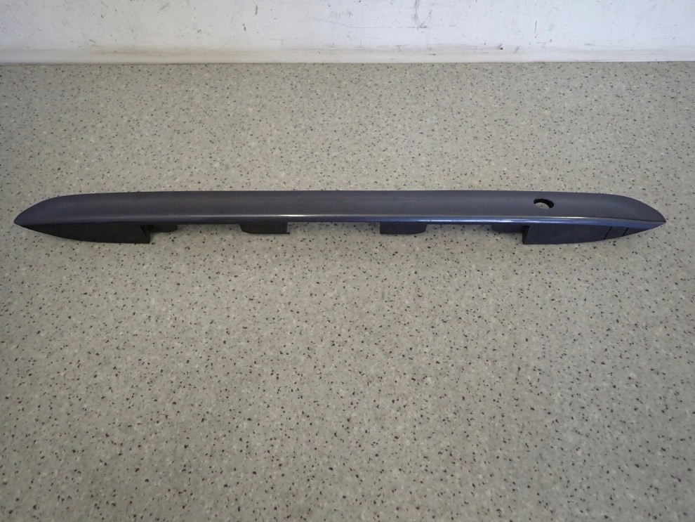 TOYOTA COROLLA E12 HB 02- LISTWA KLAPY TYLNEJ BLENDA 2/4