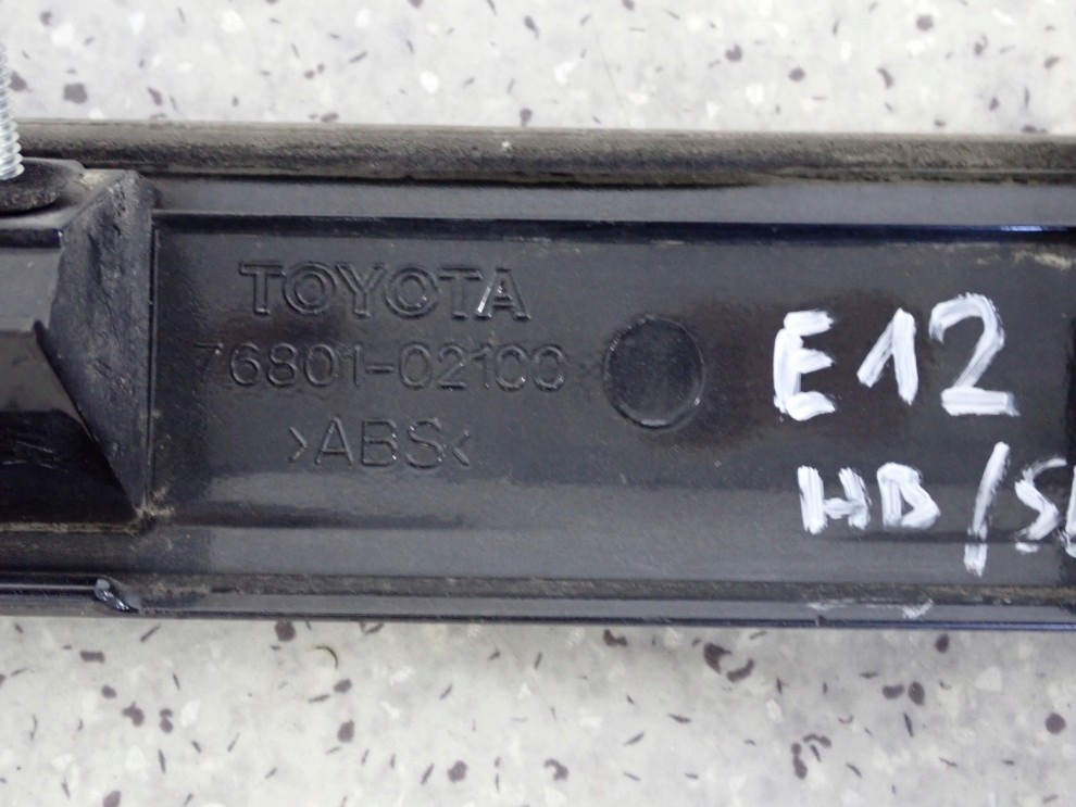 TOYOTA COROLLA E12 HB 02- LISTWA KLAPY TYLNEJ BLENDA 4/4