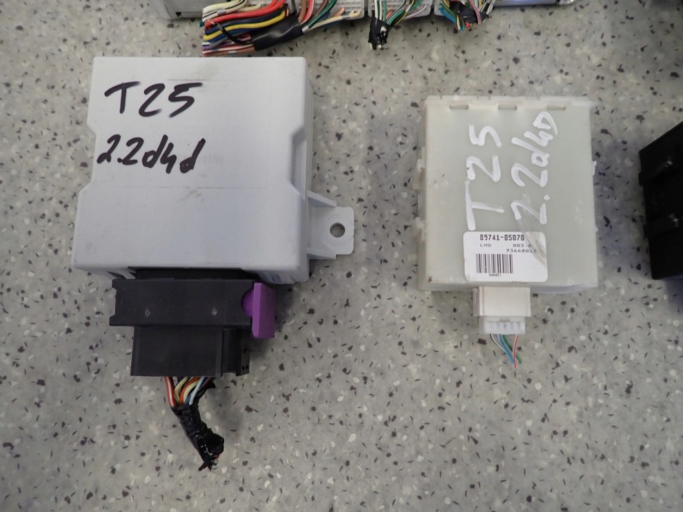 AVENSIS T25 2.2 D4D 05- ZESTAW STARTOWY KOMPUTER STACYJKA 3/5