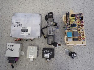 AVENSIS T25 2.2 D4D 05- ZESTAW STARTOWY KOMPUTER STACYJKA