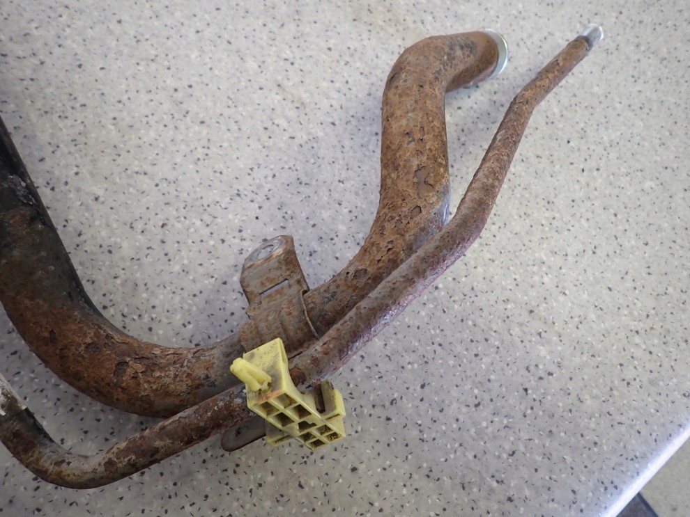 TOYOTA AURIS 07- 1.4 D4D RURA WLEWU PALIWA 7/8