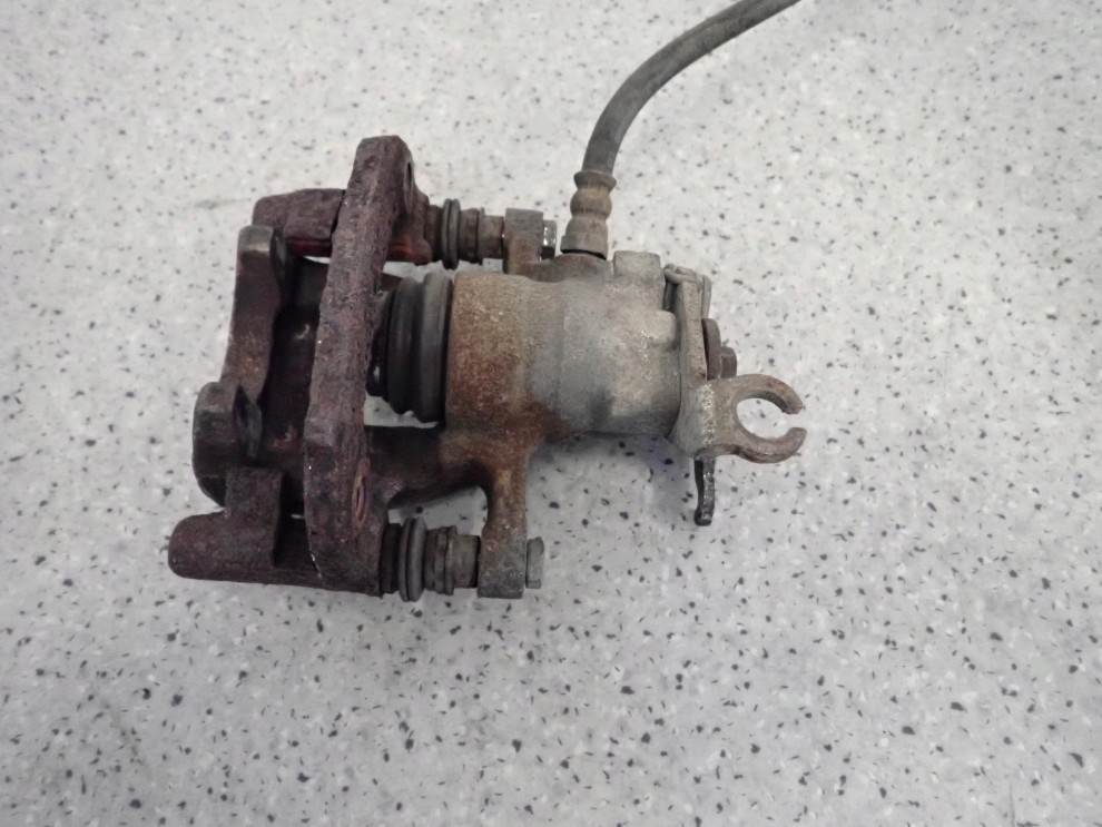 MITSUBISHI COLT CZ3 04-12 ZACISK HAMULCOWY TYLNY PRAWY 4/5