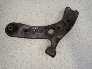 TOYOTA VERSO 09-13 WAHACZ PRZEDNI LEWY
