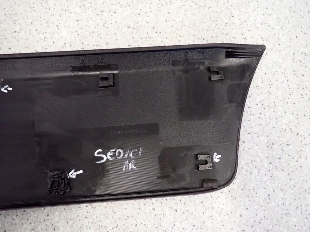 FIAT SEDICI 06-13 LISTWA DRZWI TYLNA PRAWA 7/12