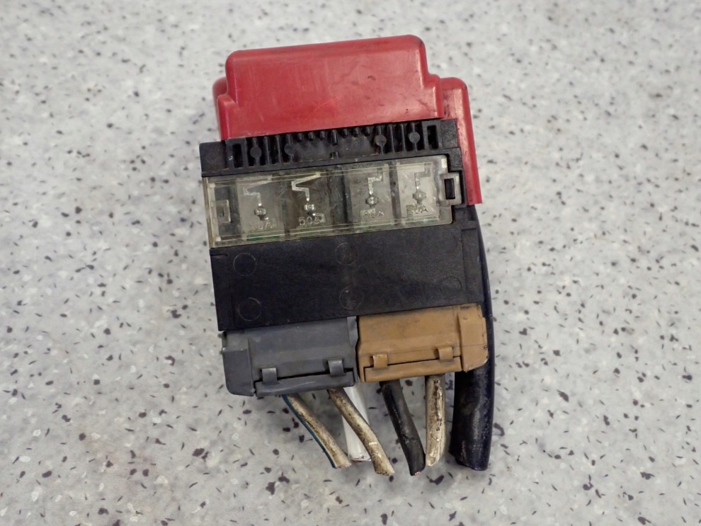 NISSAN MICRA K12 1.2i 03-10 KLEMA PLUSOWA 2/5