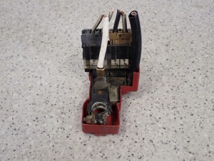 NISSAN MICRA K12 1.2i 03-10 KLEMA PLUSOWA 3/5 MINIATURA