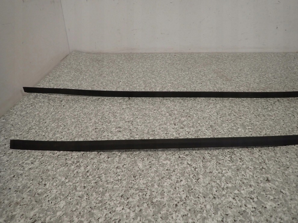 TOYOTA YARIS II 06-11 LISTWA DACHOWA PRAWA 3/3