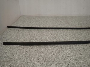 TOYOTA YARIS II 06-11 LISTWA DACHOWA PRAWA 3/3 MINIATURA