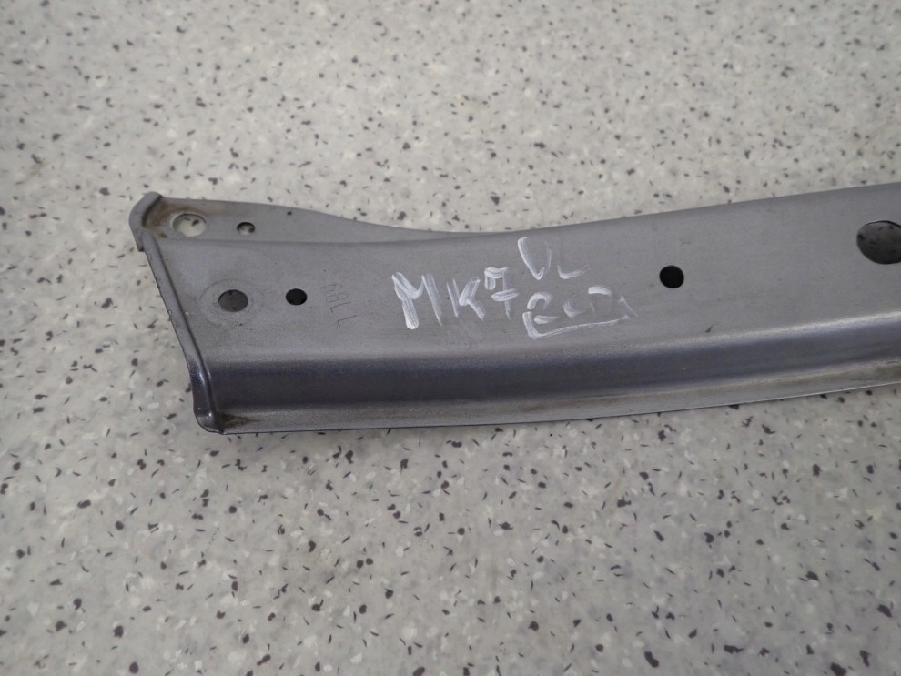 SUZUKI SWIFT MK7 10- WSPORNIK OKULAR PASA PRZEDNIEGO LEWY 6/9