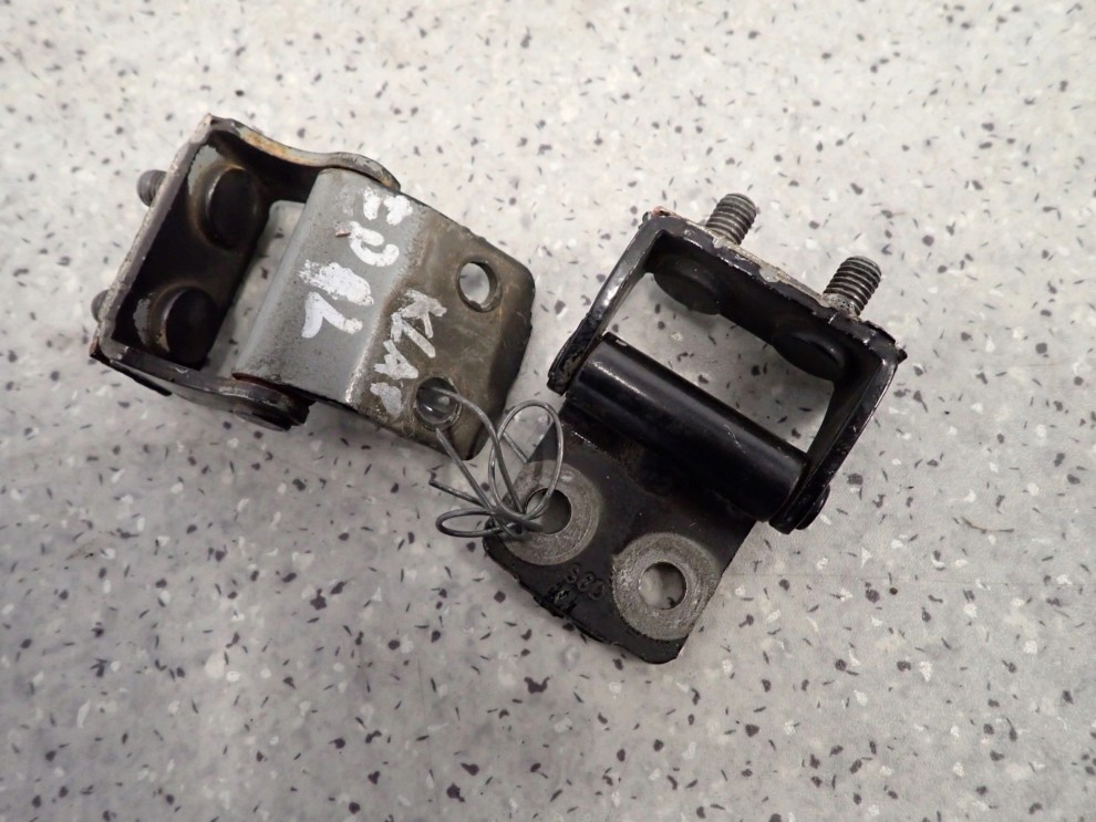 HONDA CIVIC VII 01- ZAWIASY KLAPY BAGAŻNIKA 2/2