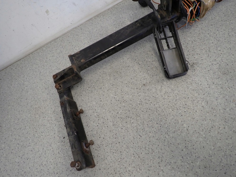 NISSAN NOTE E11 06-12 HAK HOLOWNICZY 5/8