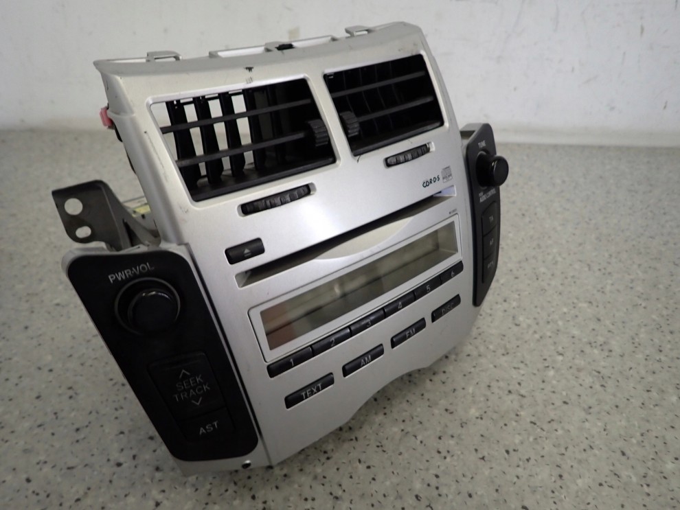 TOYOTA YARIS II 06-09 RADIO FABRYCZNE EUROPA 9/15