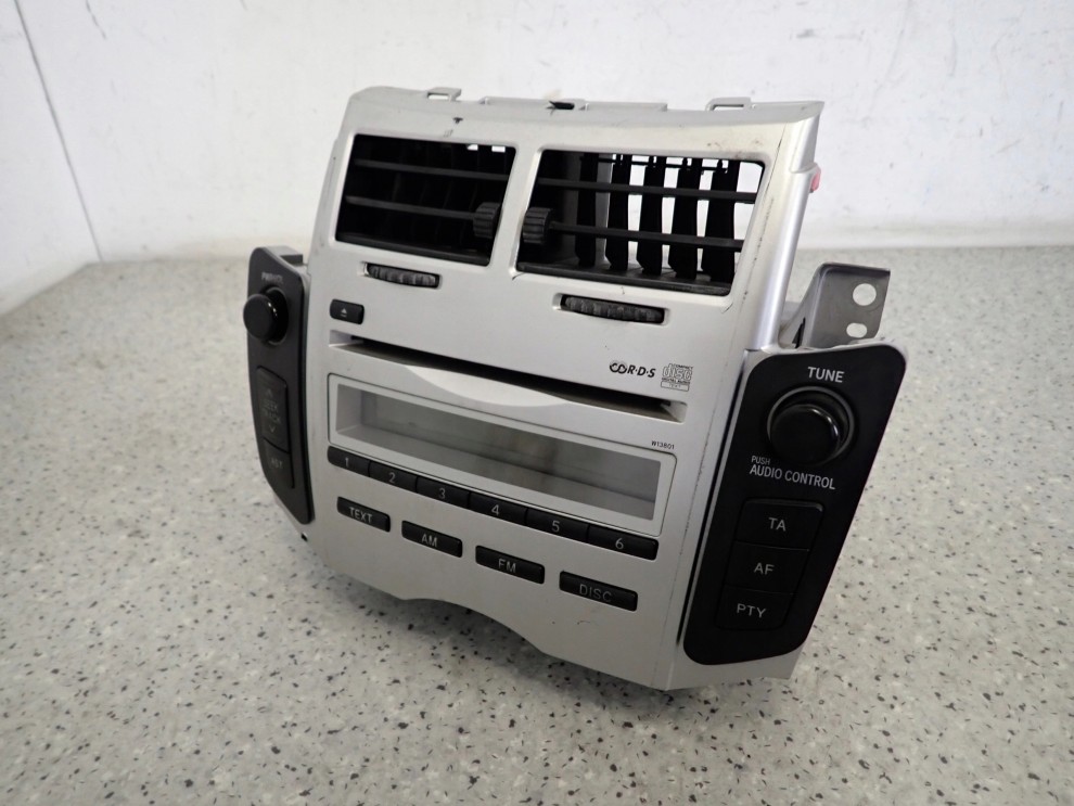 TOYOTA YARIS II 06-09 RADIO FABRYCZNE EUROPA 10/15