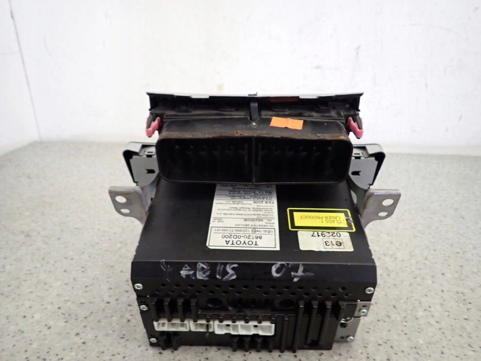 TOYOTA YARIS II 06-09 RADIO FABRYCZNE EUROPA 12/15