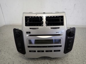 TOYOTA YARIS II 06-09 RADIO FABRYCZNE EUROPA