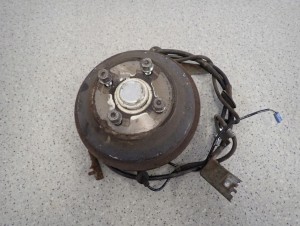 SUZUKI SWIFT TS 07-09 PIASTA BĘBEN HAMULCOWY TYLNY LEWY 2/8 MINIATURA