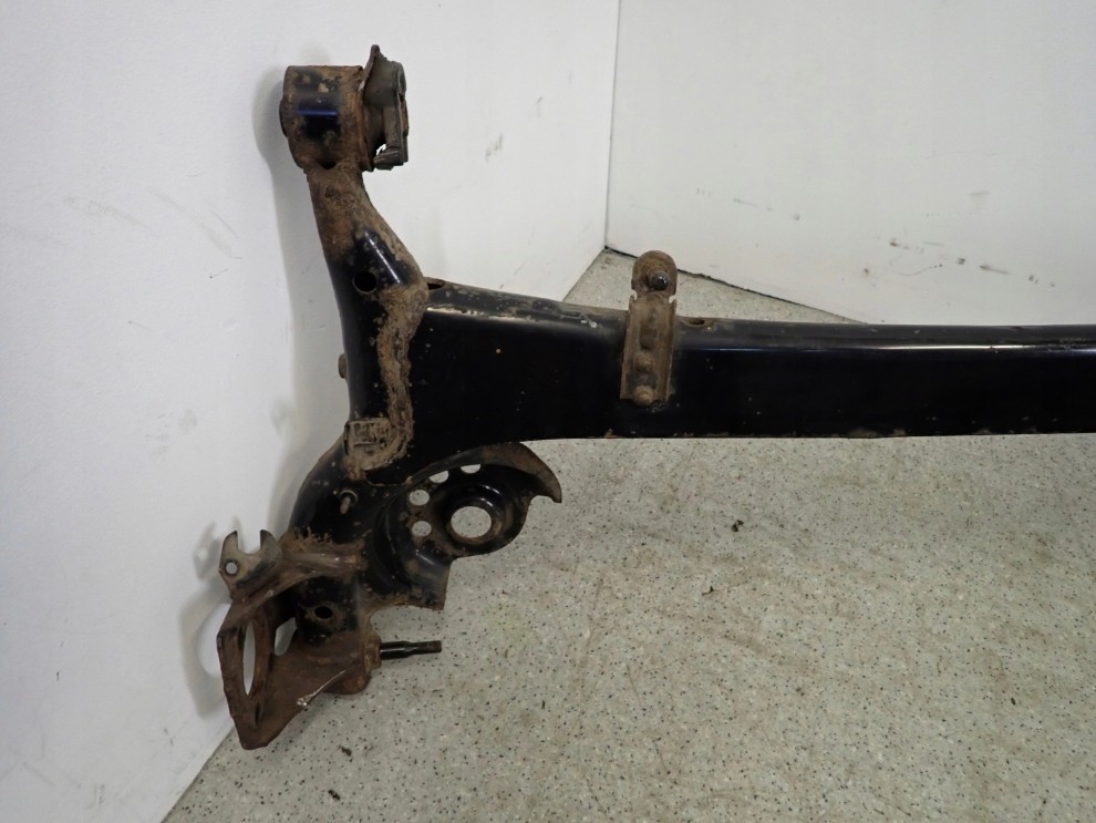 TOYOTA YARIS I 99- BELKA ZAWIESZENIA TYLNEGO GOŁA 2/14