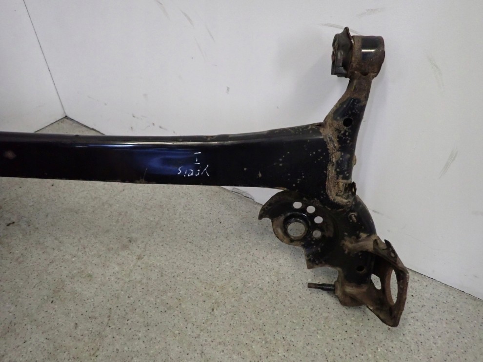 TOYOTA YARIS I 99- BELKA ZAWIESZENIA TYLNEGO GOŁA 3/14