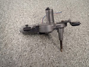 TOYOTA COROLLA E12 02-07 SILNICZEK WYCIERACZKI TYŁ 4/4 MINIATURA