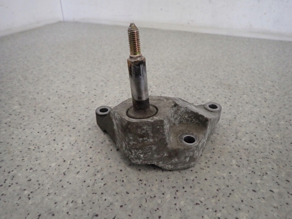 NISSAN MICRA K12 1.2i AUTOMAT 02- ŁAPA GÓRNA SKRZYNI BIEGÓW 2/4