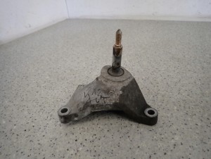 NISSAN MICRA K12 1.2i AUTOMAT 02- ŁAPA GÓRNA SKRZYNI BIEGÓW