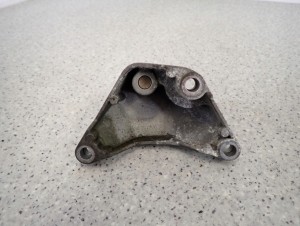 NISSAN MICRA K12 1.2i AUTOMAT 02- ŁAPA GÓRNA SKRZYNI BIEGÓW 3/4 MINIATURA