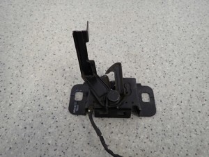 CHEVROLET ORLANDO 10- ZAMEK MASKI 2/5 MINIATURA