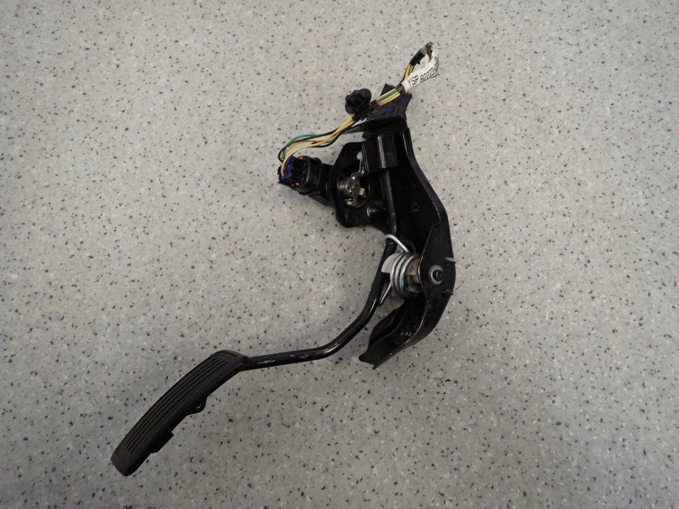 TOYOTA COROLLA E12 02-07 POTENCJOMETR GAZU 89821-52021 1/5