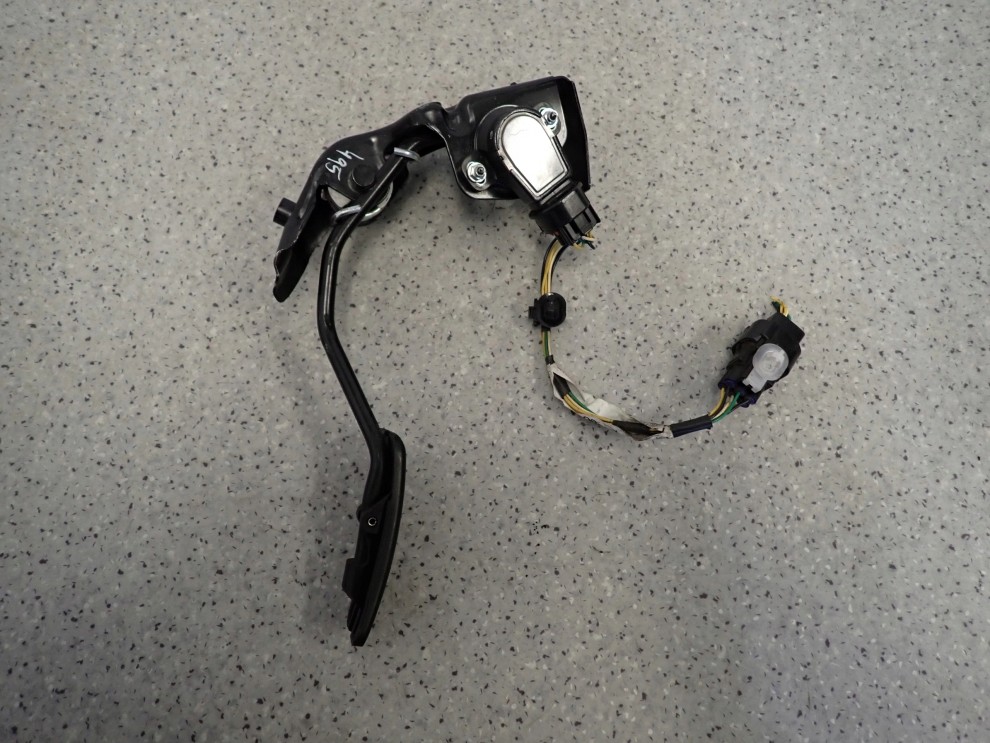 TOYOTA COROLLA E12 02-07 POTENCJOMETR GAZU 89821-52021 3/5