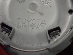 TOYOTA ORYGINAŁ KOŁPAK KAPSEL ZAŚLEPKA NAKŁADKA DEKIELEK FELGI ALUMINIOWEJ 3/4 MINIATURA