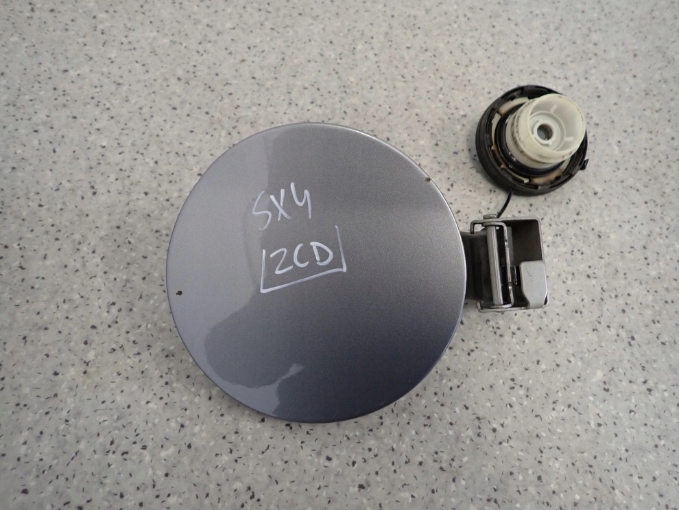 SUZUKI SX4 FIAT SEDICI 06-13 KLAPKA WLEWU PALIWA ZCD 1/5