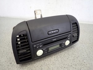 NISSAN MICRA K12 03-10 RADIO SCHOWEK 3/7 MINIATURA