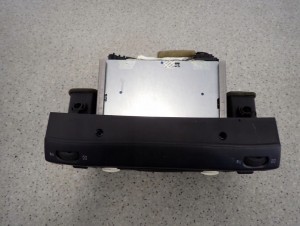 NISSAN MICRA K12 03-10 RADIO SCHOWEK 6/7 MINIATURA