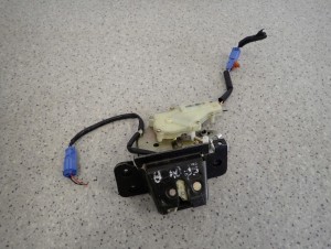 HONDA CIVIC EP VII 3d 01-05 ZAMEK KLAPY SIŁOWNIK 2/5 MINIATURA