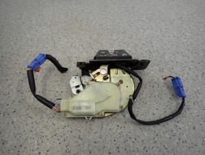 HONDA CIVIC EP VII 3d 01-05 ZAMEK KLAPY SIŁOWNIK 5/5 MINIATURA