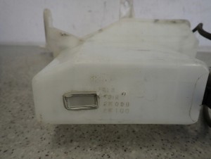 KIA SOUL I 09- ZBIORNICZEK PŁYNU DO SPRYSKIWACZY 7/7 MINIATURA